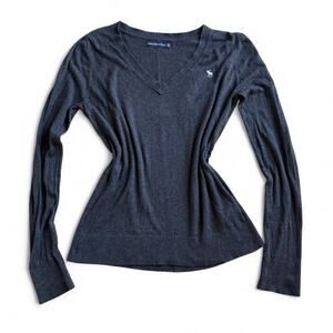 Women’s Y2K Abercrombie and Fitch V Neck Sweater with Moose Emblem Logo